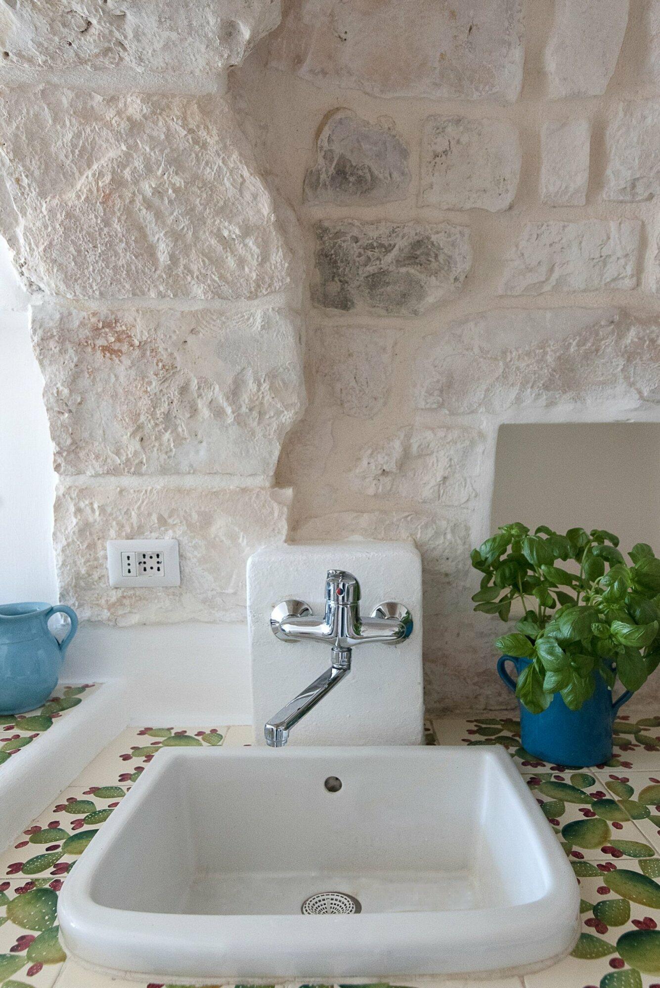 Lacinera, trulli e natura
