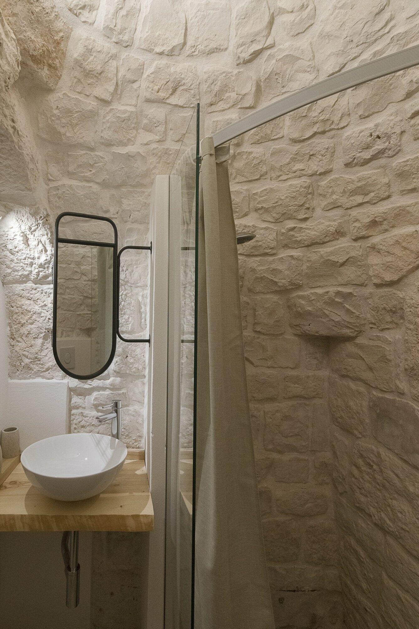 Lacinera, trulli e natura